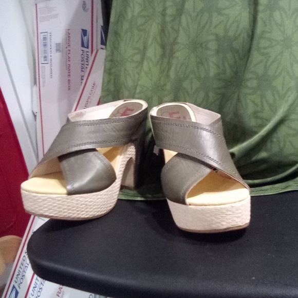 Vintage Criss Cross  Platform Leather  Wrapped Heel Sandals - Picture 5 of 16